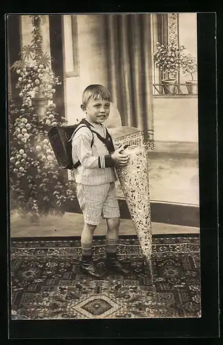 Foto-AK Knabe im Matrosenanzug beim Schulanfang