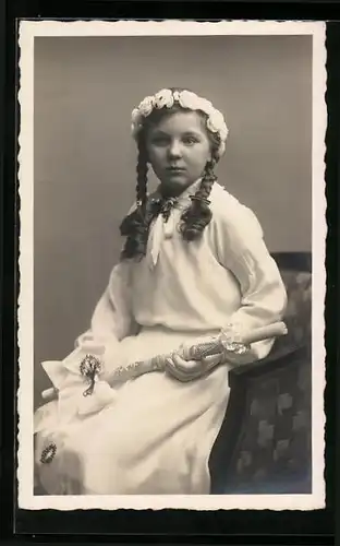 Foto-AK Konfirmandin mit Kerze