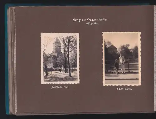 Fotoalbum 70 Fotografien, Ansicht Landeck in Schlesien / Ladek-Zdrój, 1930, Strassenpartie, Evangelische Schule, Kurhaus