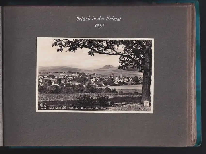 Fotoalbum 70 Fotografien, Ansicht Landeck in Schlesien / Ladek-Zdrój, 1930, Strassenpartie, Evangelische Schule, Kurhaus 4