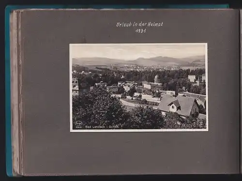 Fotoalbum 70 Fotografien, Ansicht Landeck in Schlesien / Ladek-Zdrój, 1930, Strassenpartie, Evangelische Schule, Kurhaus