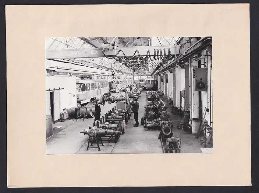 Fotokassette 9 Fotografien, Strassenbahn der Verkehrsbetriebe Dresden, BPO und der BGL, Wartunghalle 7