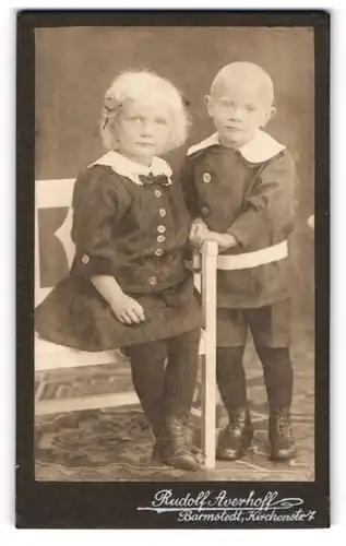 Fotografie Rudolf Averhoff, Barmstedt, Kirchenstrasse 7, Junge und Mädchen mit weissblonden Haaren