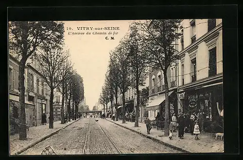 AK Vitry-sur-Seine, L`Avenue du Chemin de fer