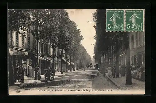 AK Vitry-sur-Seine, Avenue prise de la gare du chemin de fer