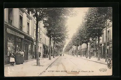 AK Vitry-sur-Seine, Avenue du Chemin de fer