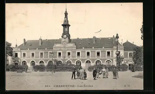 AK Charenton, Les Ecoles