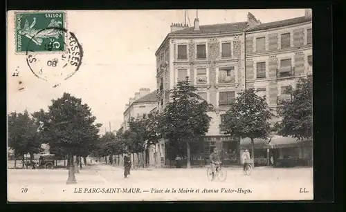AK Le Parc-Saint-Maur, Place de la Mairie et Avenue Victor-Hugo