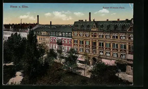 AK Riesa a. Elbe, Kaiser-Wilhelm-Platz mit Bäumen