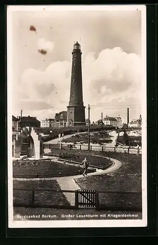 AK Borkum, Grosser Leuchtturm mit Kriegerdenkmal