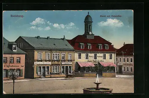 AK Radeburg, Markt mit Ratskeller, Buchdruckerei Martin Hofmann