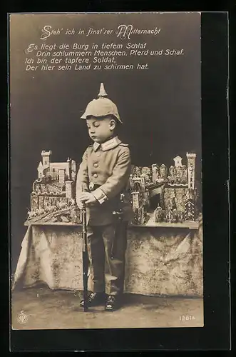 AK Kleiner Junge in Uniform - Ich bin der tapfere Soldat, der hier sein Land zu schirmen hat, Kinder Kriegspropaga