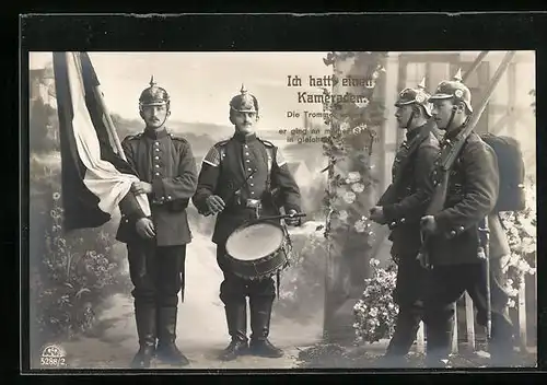 AK Soldaten der Infanterie trauern um einen Kameraden - Die Trommel schlug zum Streite, er ging an meiner Seite