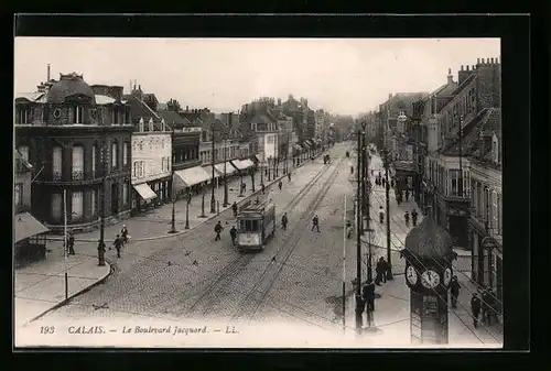 AK Calais, Le Boulevard Jacquard, Strassenbahn