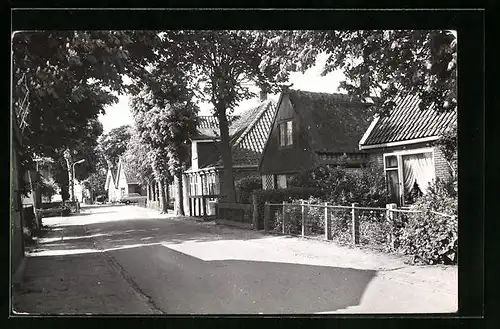 AK Oterleek, Straat