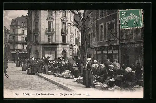 AK Blois, Rue Denis-Papin, un Jour de Marché