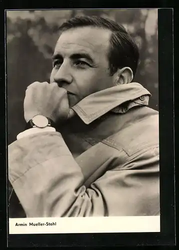 AK Schauspieler Armin Mueller-Stahl spielte u. a, in Nackt unter Wölfen
