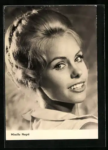 AK Schauspielerin Mireille Negrè in dem Film Fifi die Feder
