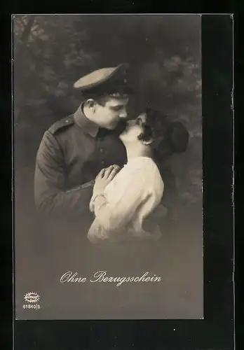 AK Soldat mit seiner Geliebten - Ohne Bezugsschein, Kriegsnot