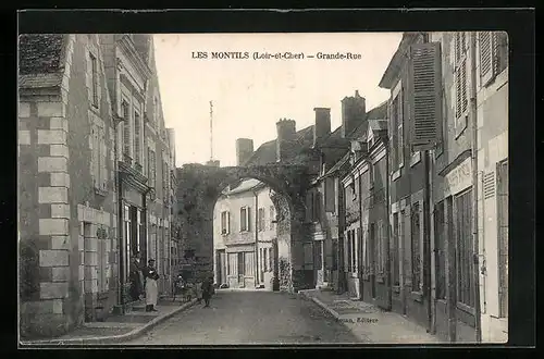 AK Les Montils, Grande-Rue