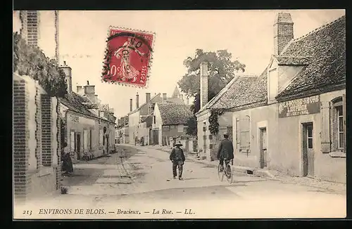 AK Bracieux, La Rue, Strassenpartie