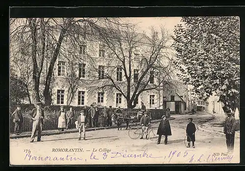 AK Romorantin, Le Collège