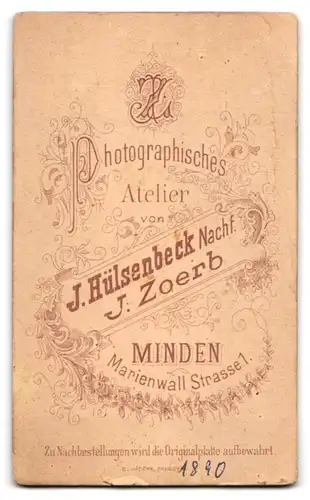 Fotografie J. Hülsenbeck, Minden i. W., Marienwallstrasse 1, Portrait schöne junge Frau im prachtvollen Kleid