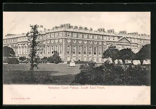 AK London, Hampton Court Palace, South East Front