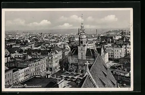 AK Troppau, Gesamtansicht, Blick auf das Rathaus