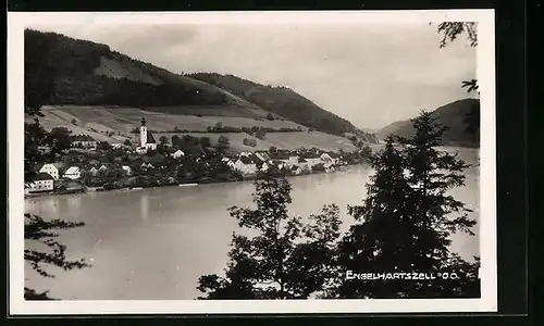 AK Engelhartszell, Blick über die Donau auf die Ortschaft