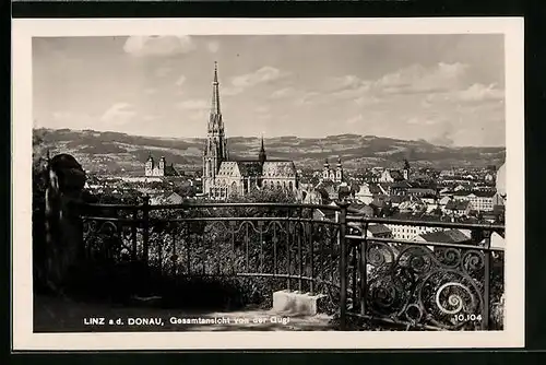 AK Linz a. d. Donau, Gesamtansicht von der Gugl, Blick zum Dom