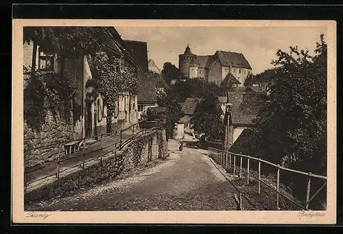 AK Leisnig, auf dem Weg durch den Ort, Blick zum Schloss