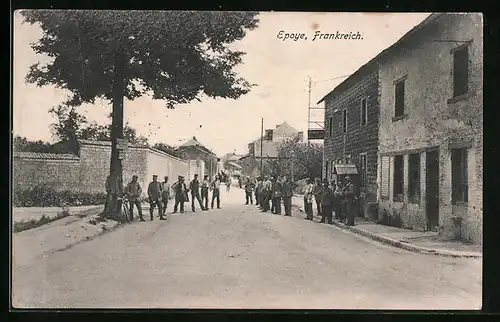 AK Epoye, Strassenansicht mit Soldaten