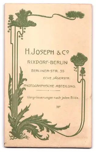 Fotografie H. Joseph & Co., Berlin-Rixdorf, Berliner-Str. 55 Ecke Jägerstr., Bürgerliche Dame mit zuückgebundenem Haar