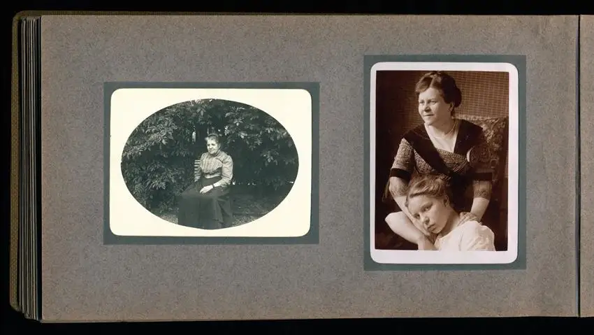 Fotoalbum mit 94 Fotografien, Reisealbum Lt. d.R. Georg F. Sieland, Hundedressur, Schiffshebewerk Dortmund, Luisentempel 16