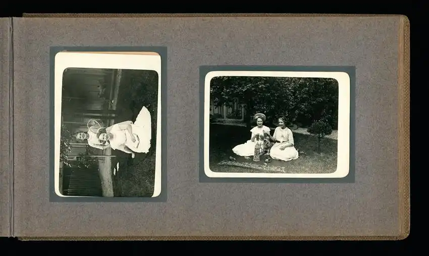 Fotoalbum mit 94 Fotografien, Reisealbum Lt. d.R. Georg F. Sieland, Hundedressur, Schiffshebewerk Dortmund, Luisentempel 3