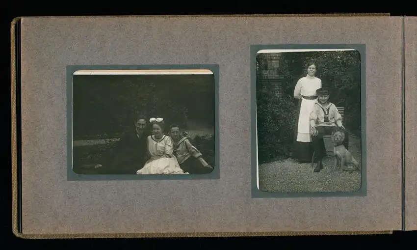 Fotoalbum mit 94 Fotografien, Reisealbum Lt. d.R. Georg F. Sieland, Hundedressur, Schiffshebewerk Dortmund, Luisentempel 34