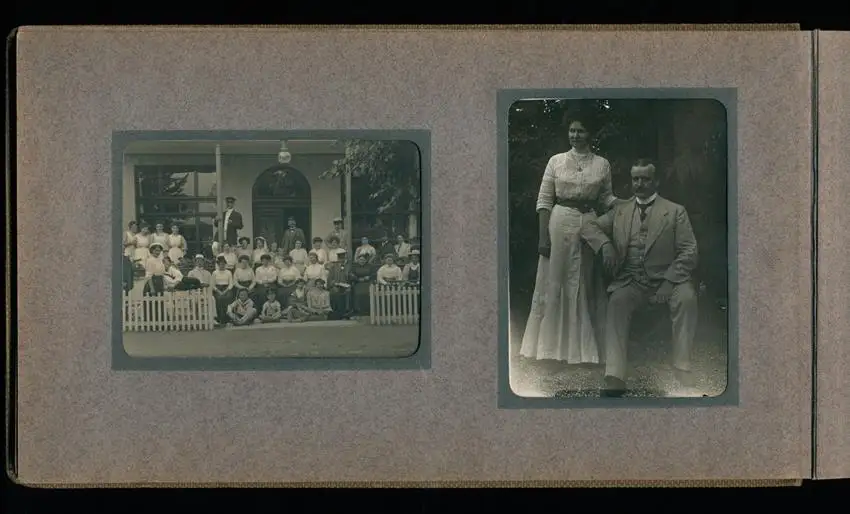 Fotoalbum mit 94 Fotografien, Reisealbum Lt. d.R. Georg F. Sieland, Hundedressur, Schiffshebewerk Dortmund, Luisentempel 36