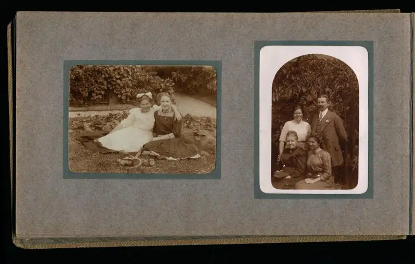 Fotoalbum mit 94 Fotografien, Reisealbum Lt. d.R. Georg F. Sieland, Hundedressur, Schiffshebewerk Dortmund, Luisentempel 38