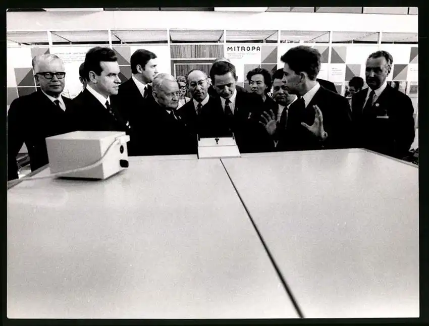 21 Fotografien Gerhard Hillmer, Potsdam & John Christensen, Göteborg, Ausstellung Messe - Leipzig, DDR Funkionäre 13