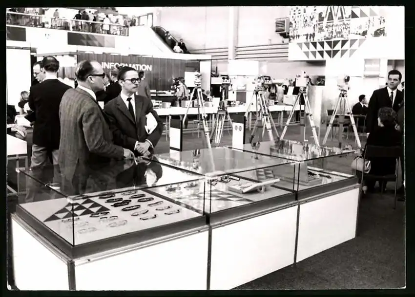 21 Fotografien Gerhard Hillmer, Potsdam & John Christensen, Göteborg, Ausstellung Messe - Leipzig, DDR Funkionäre 14