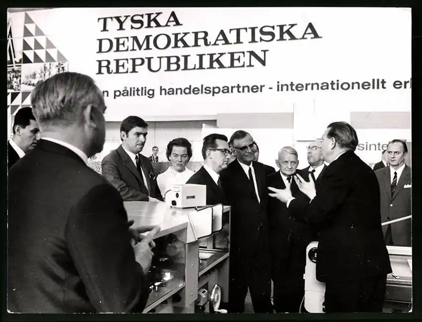 21 Fotografien Gerhard Hillmer, Potsdam & John Christensen, Göteborg, Ausstellung Messe - Leipzig, DDR Funkionäre 15