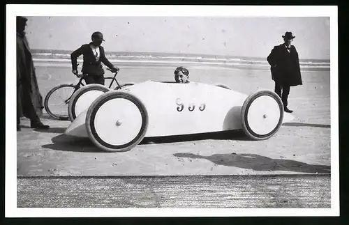 Fotografie Elektrisches Rekord-Auto Baker Kid beim Rekordversuch 1901