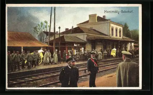 AK Monmédy, Bahnhof mit wartenden Soldaten