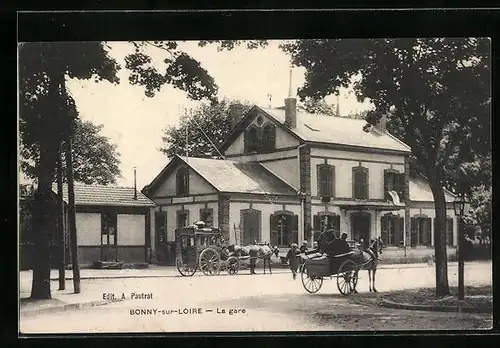 AK Bonny-sur-Loire, La Gare, Bahnhof