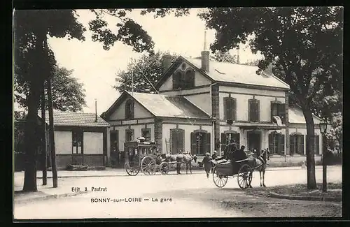 AK Bonny-sur-Loire, La Gare, Bahnhof