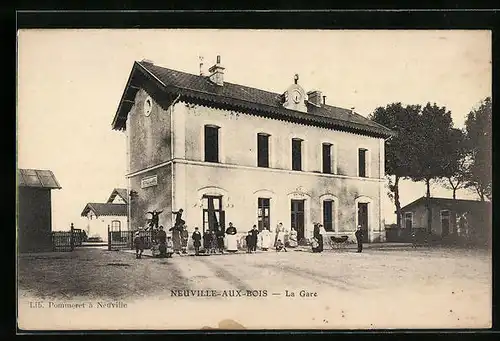 AK Neuville-aux-Bois, La Gare, Bahnhof
