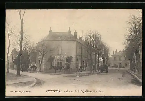 AK Pithiviers, Avenue de la République et la Gare, Bahnhof