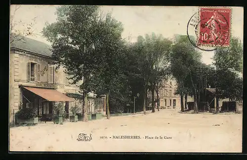 AK Malesherbes, Place de la Gare, Bahnhof