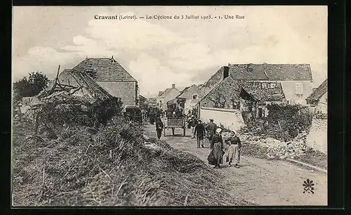 AK Cravant, Le Cyclone 1905, Une Rue, Strassenpartie, Unwetter